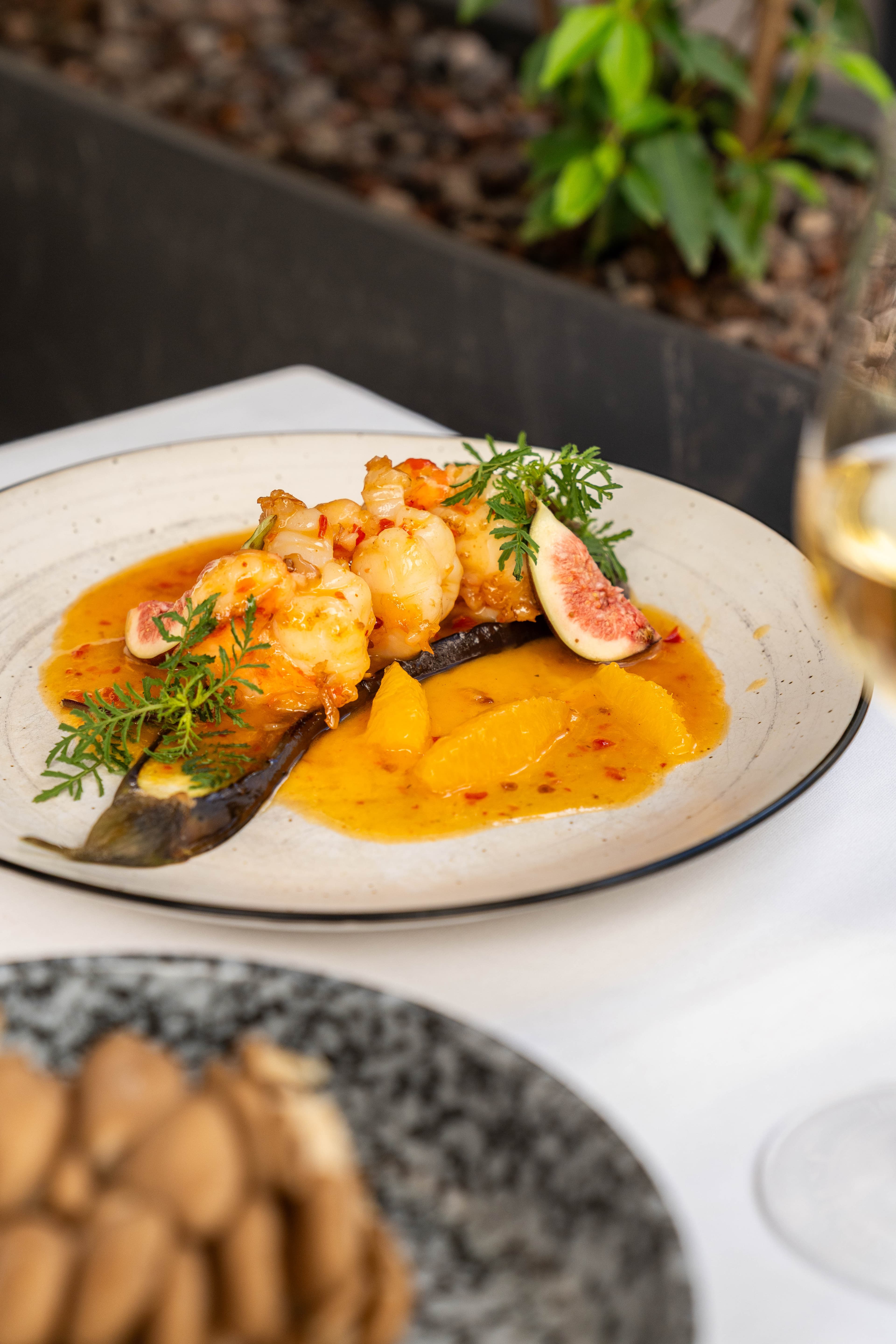Garnelen mit Orangensauce und Feige